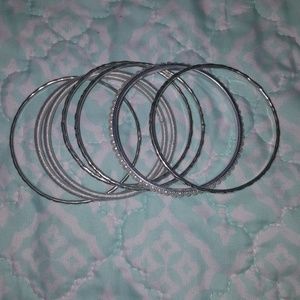 Silver and pearl bangles bracelet set